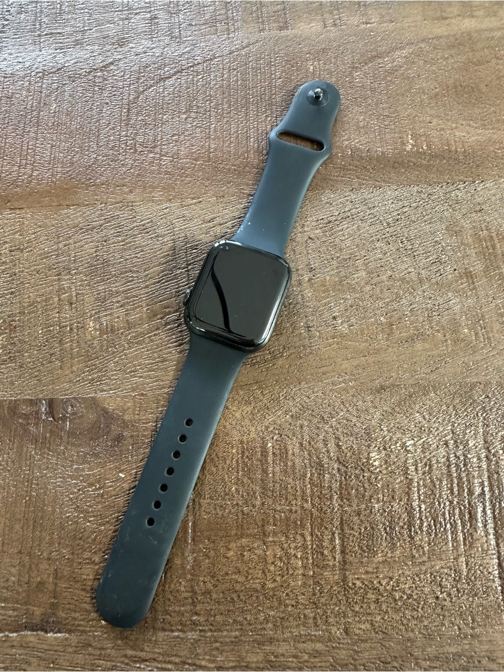 Apple Watch - screen is lifting